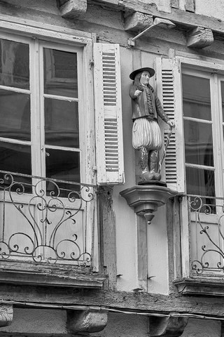 Quimper   |   27  /  28    |